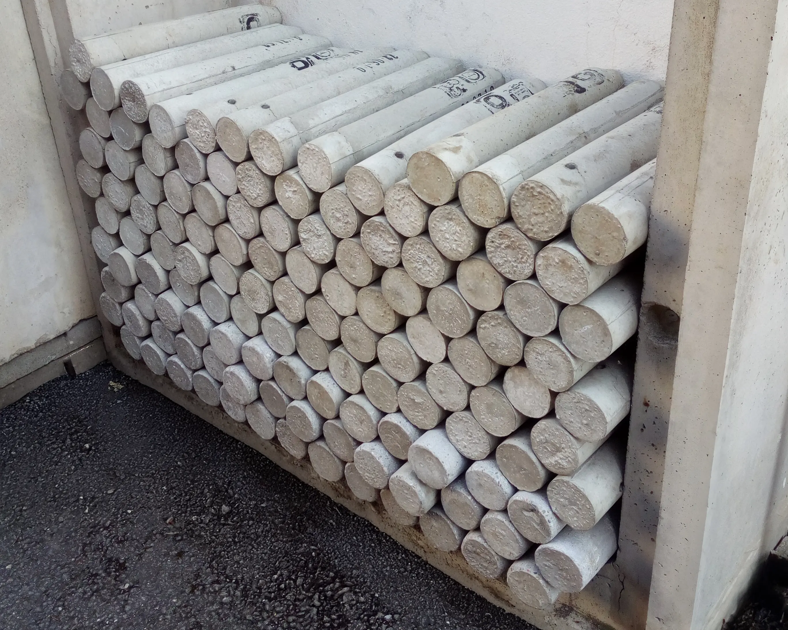 Betonpf hle F r Weichengrenzzeichen Uhlmann Beton Betonpf hle F r Weichengrenzzeichen Uhlmann Beton